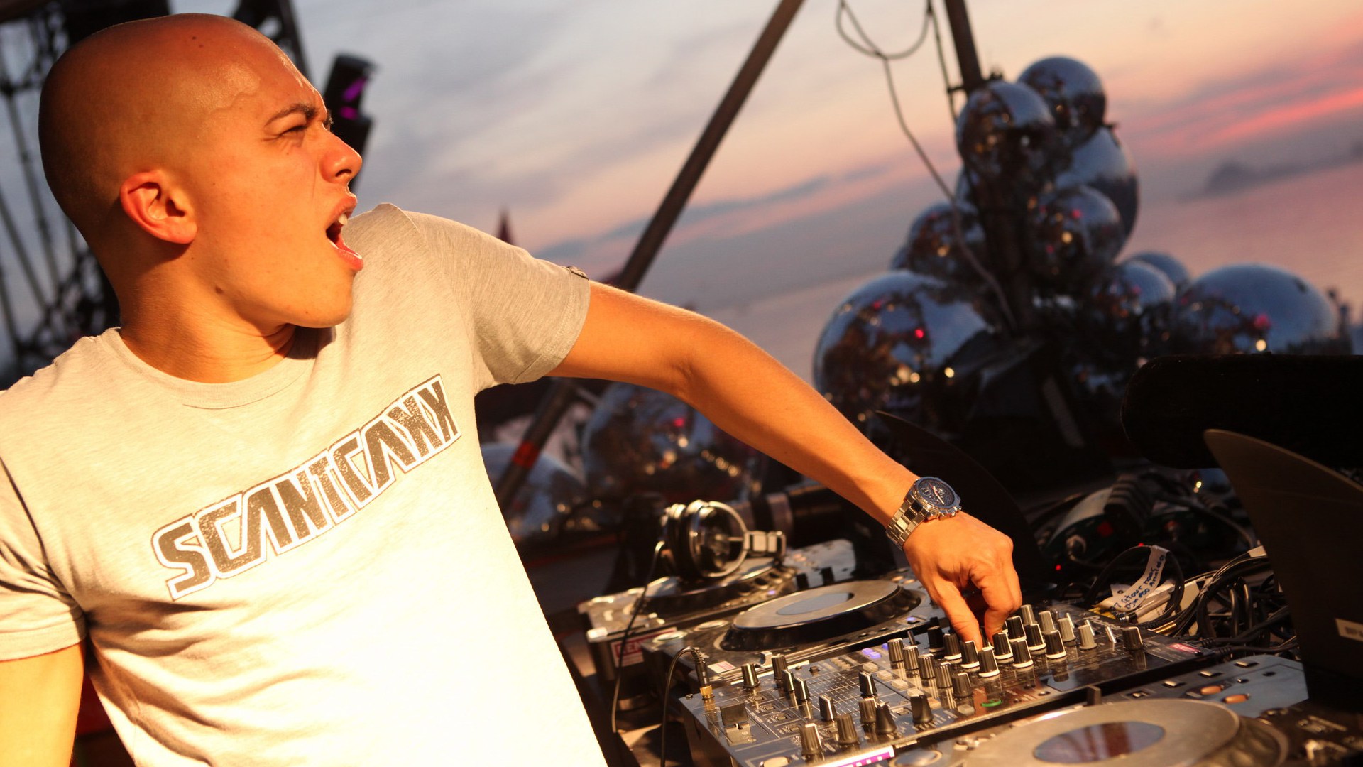 Headhunterz
