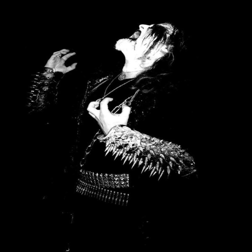 Drowning the Light – black metal Band