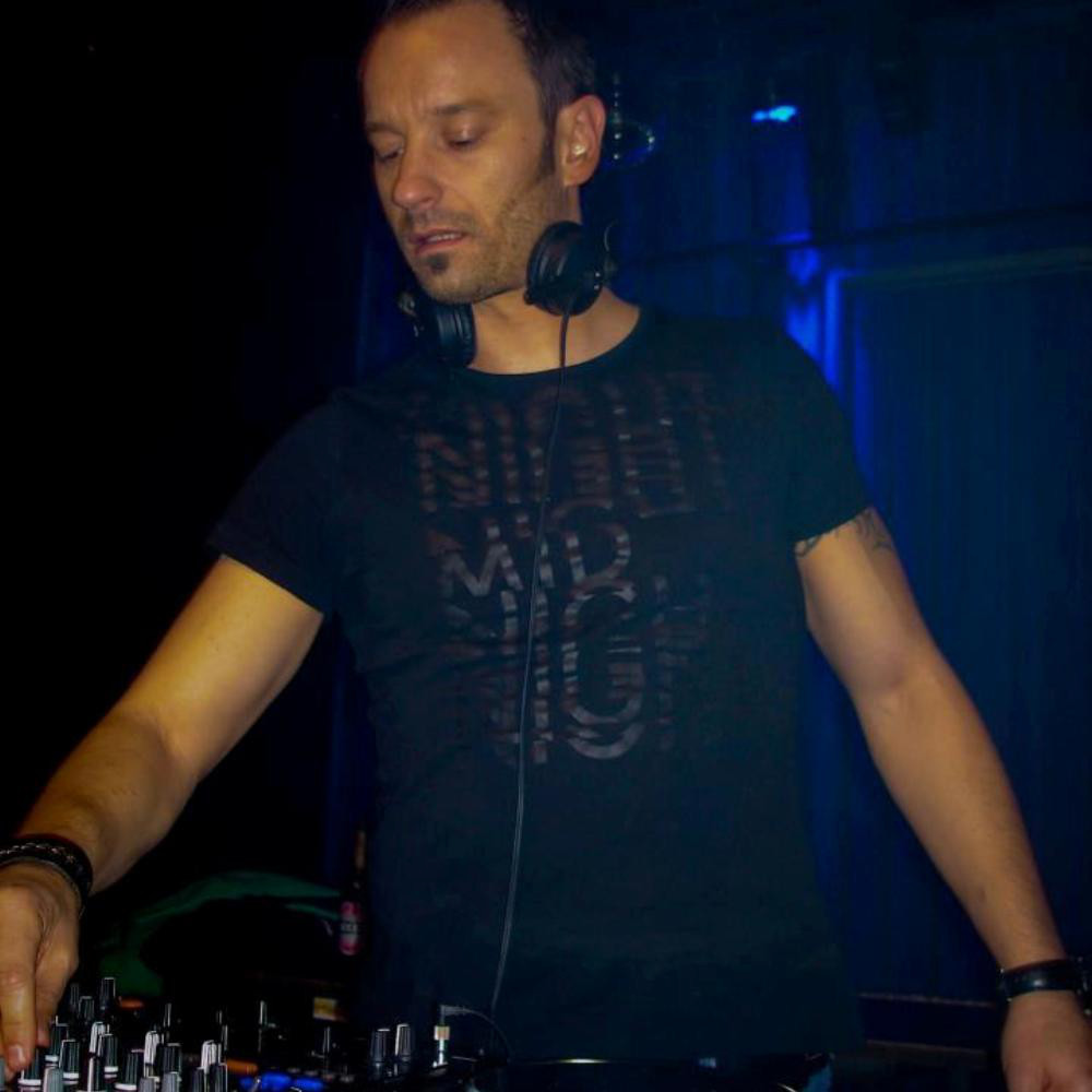 DJ Mind-X – house Band