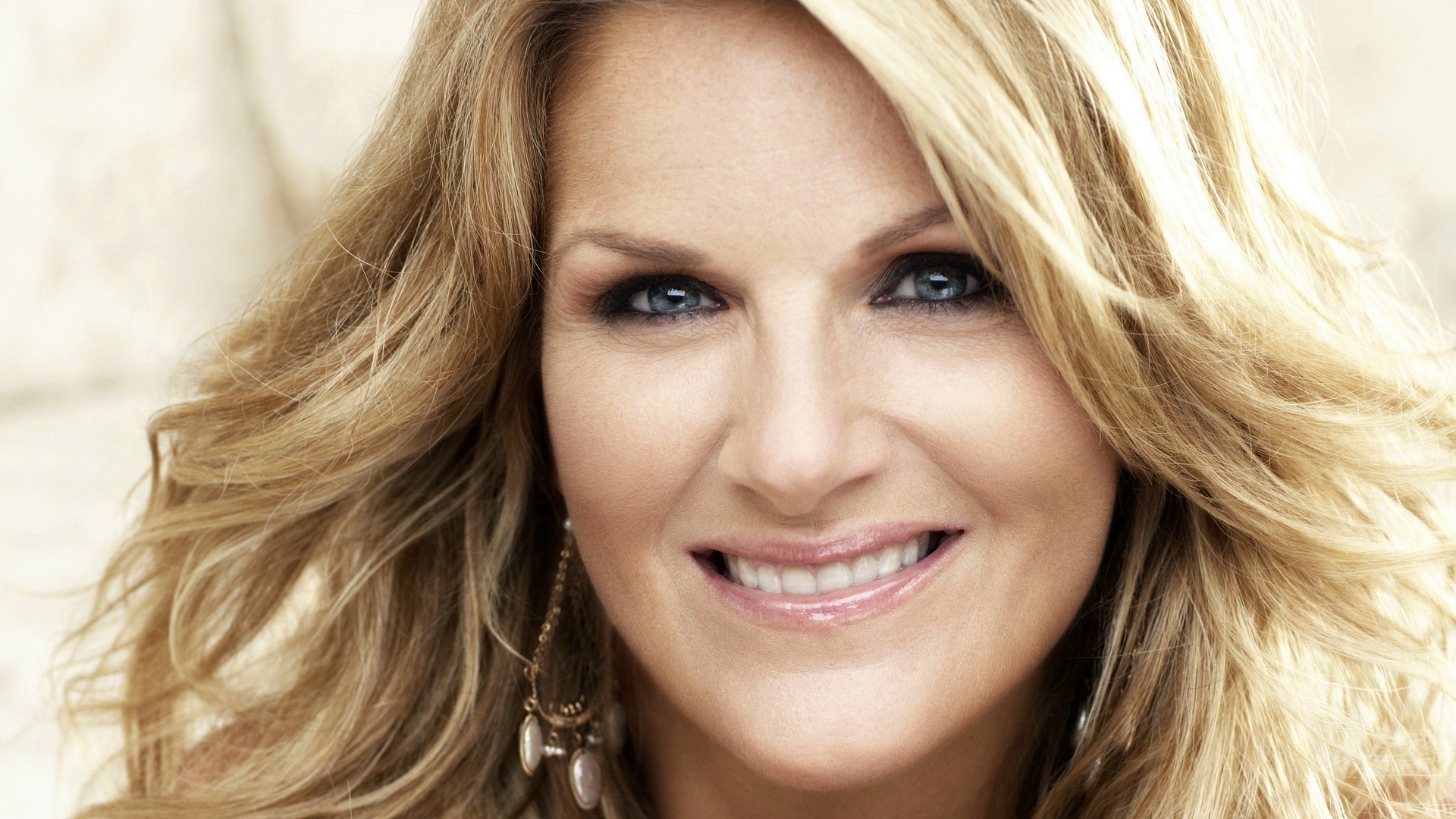 Shes In Love With The Boy av Trisha Yearwood