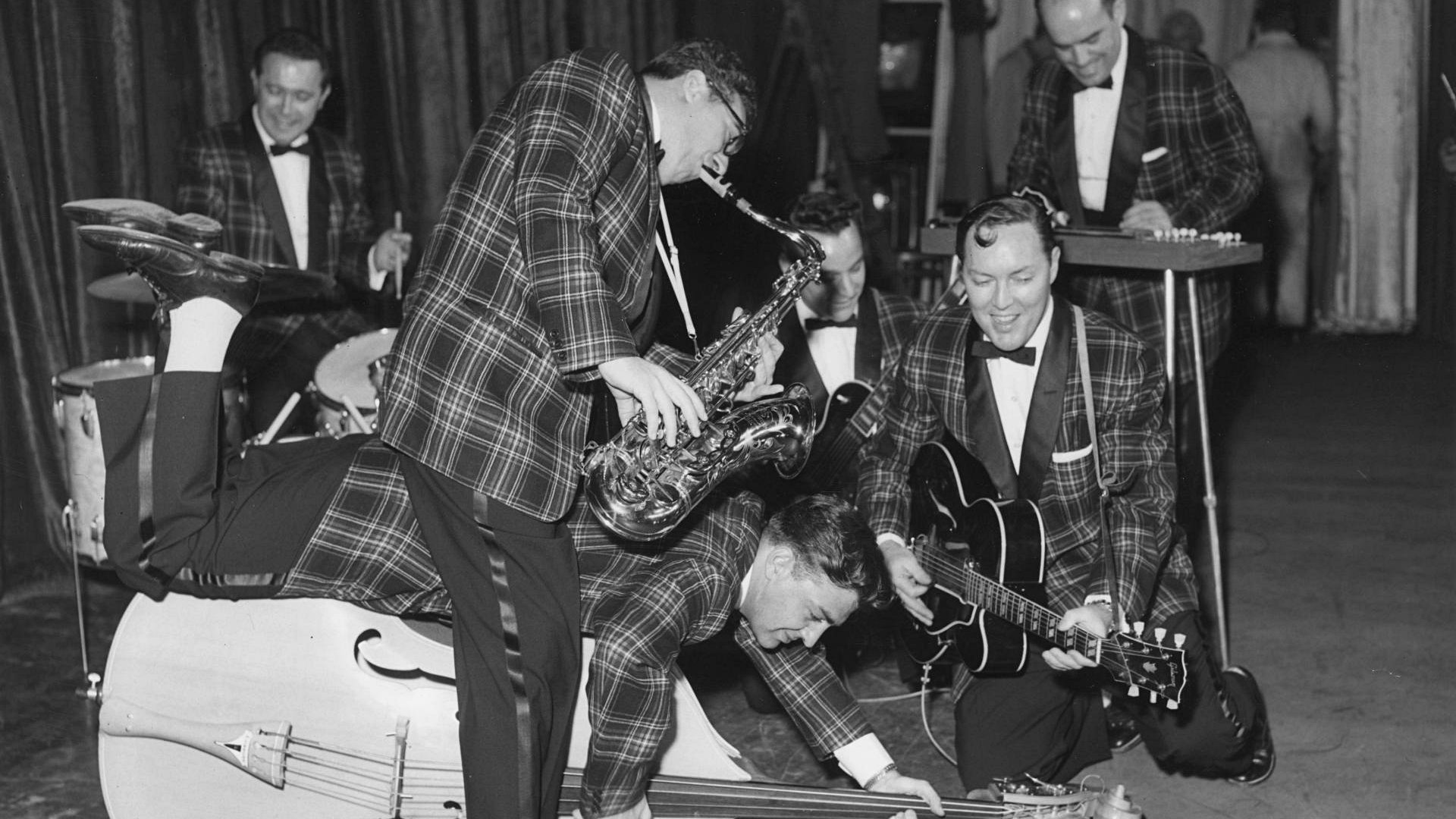 Shake, Rattle And Roll av Bill Haley And His Comets